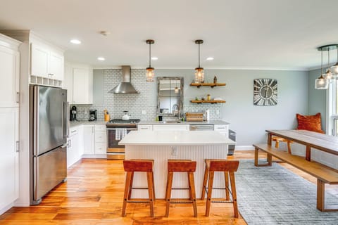 Kitchen | Cooking Basics Supplied | Main Floor