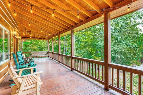 Morganton Vacation Rental | 4BR | 2BA | 1,815 Sq Ft | 8 Steps Required to Enter