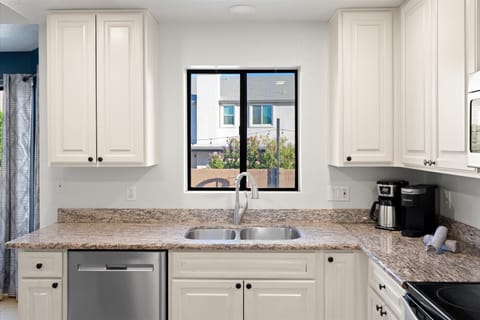 Equipped with everything you need for culinary adventures!