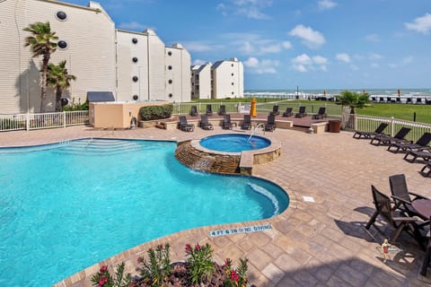 Enjoy the pool and hot tub with a beautiful ocean view! 
