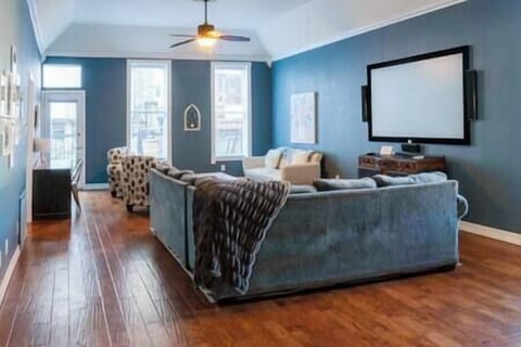 18cb77a9 e55a 45c9 9d24 c1b34bc2add2