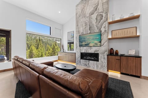 Ina's Way Townhomes, Unit B.