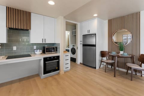 Beautiful Updated Open Kitchen- ADA Compliant