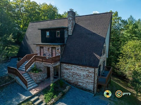 396 Aspen Way from the front - facing street