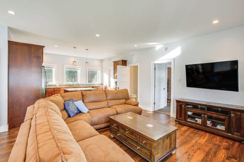 Living Room | Board Games | Smart TV | 1st Floor