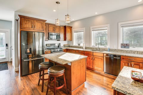 Kitchen | Keurig/Drip Coffee Makers | 1st Floor