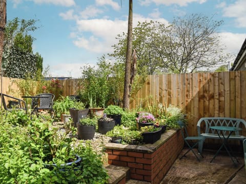 Garden | Tawe Cottage, Ystradgynlais