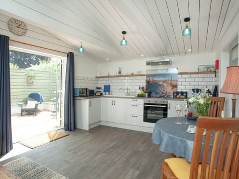 Kitchen/diner | Linden Lodge, Honiton