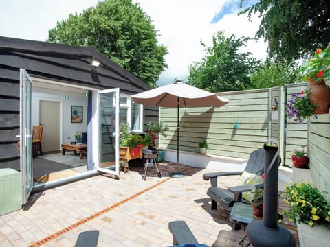 Outdoor area | Linden Lodge, Honiton