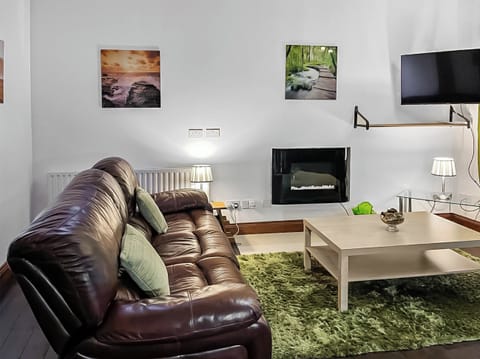 Living room/dining room | The Reivers Retreat - The Old Drapery Apartments, Haltwhistle