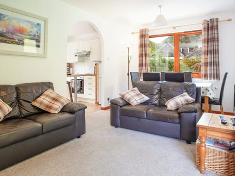 Living room/dining room | Bidean Cottage - Glencoe Mountain Cottages, Glencoe