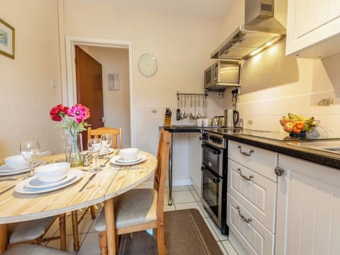 Kitchen/diner | Snowdrop, Oakford, near Llanarth