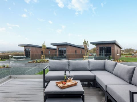 Sitting-out-area | Lodge One - Ty Llwyd, Llangefni