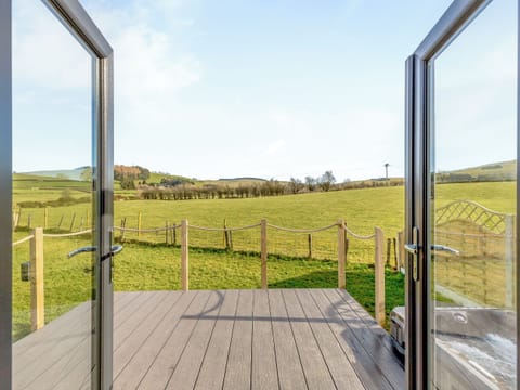Decking | Tulip - Llawrllan, St Harmon, near Rhayader