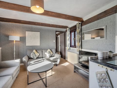 Living area | Partridge - Birds Farm Holidays, Colchester