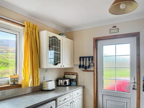 Kitchen | Wavecrest, Staffin