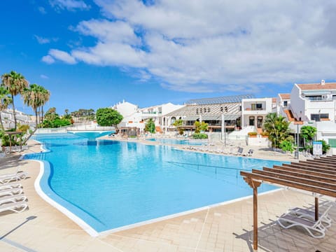 Swimming Pool, Leisure, Recreation, Resort, Vacation, Resort Town, Leisure Centre, Hotel