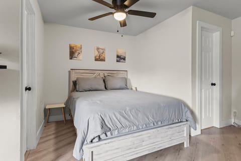 King bedroom 