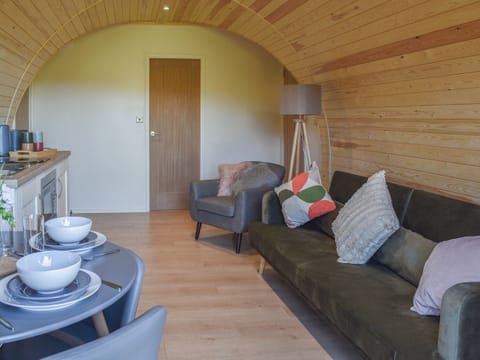 Open plan living space | Glampio Trysor - Glampio Trysor Derwen - Glampio Trysor, Corwen, near Bala