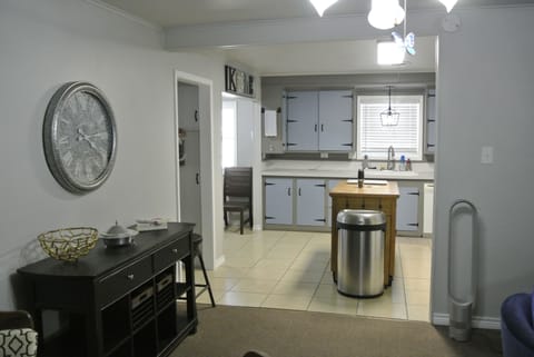 dining kitchen area