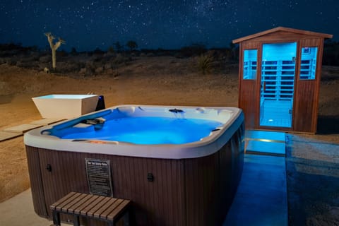 Cold Plunge, Infrared Hot Sauna & Jacuzzi Hot Tub