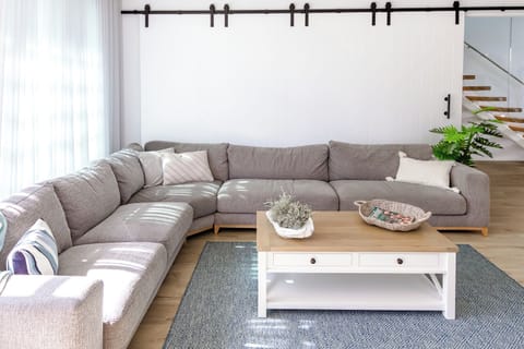 Lounge room second house