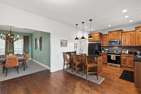 Kitchen | Dishwasher | 2nd Floor