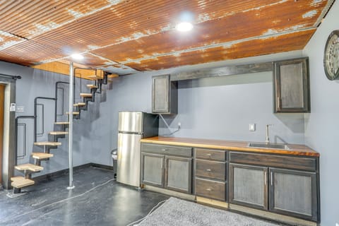 Bonus Room | Lower Level | Kitchenette | King Bed | Queen Futon