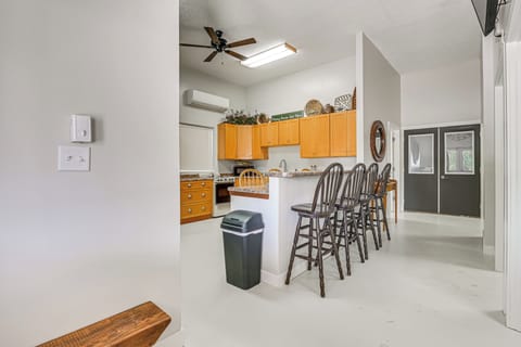 Bar-Top Dining Area | Smart TV