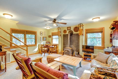 Tahoma Vacation Rental | 2BR | 1BA | Stairs Required | 1,200 Sq Ft