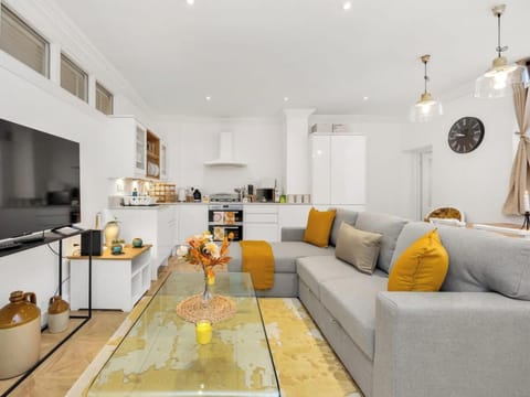 LIVING ROOM WITH DOUBLE SOFA BED

