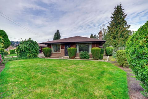 Carnation Vacation Rental | 3BR | 1.5BA | 1 Step to Enter | 1,300 Sq Ft
