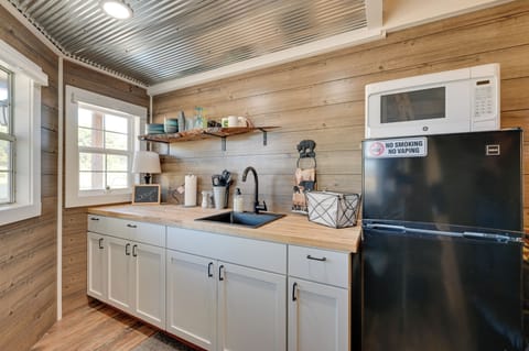 Kitchenette | Main Level | Toaster | Crockpot | Drip Coffee Pot | Hot Plate