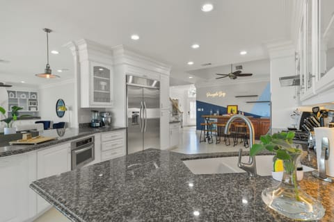 Large kitchen area for entertaining.