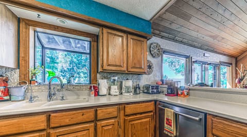 Full stocked kitchen
