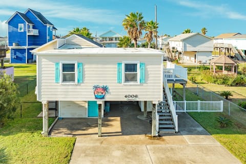 Your cozy beach getaway awaits!