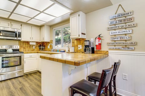 Kitchen | Cooking Basics | Kettle | Drip Coffee Maker | Blender | Upper Level