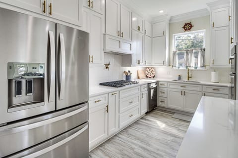 Kitchen | Cooking Basics | Dishwasher | Single-Story Home