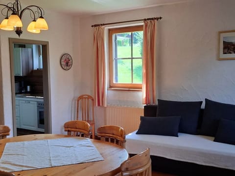 Fischerwinkel Apartment No. 2 - Wasserleonburg Castle Cabin in Friuli-Venezia Giulia