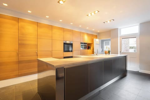 Chatsworth Townhouse I, Carlisle - Host & Stay