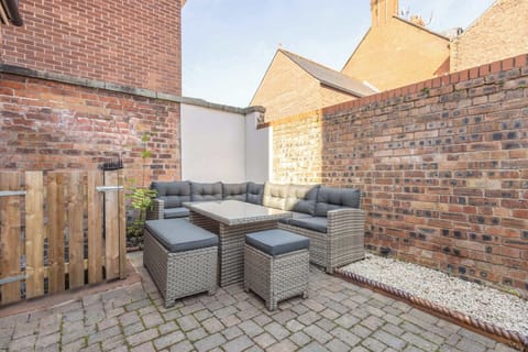 Chatsworth Townhouse II, Carlisle - Host & Stay