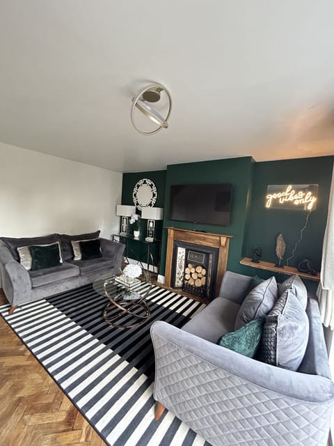 Living Room / Lounge