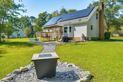 Fuquay-Varina Vacation Rental | 5BR | 3BA | Stairs Required | 2,100 Sq Ft