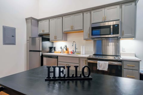 Kitchen: Cozy kitchen and dining setup, designed for comfort and convenience.