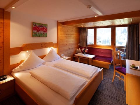 Large family room - Hotel Restaurant Alpenblume House in Fontanella