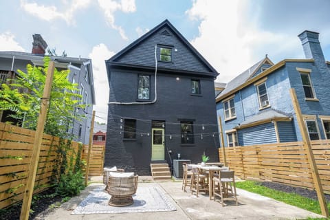 Lounge the day away in the fresh air on the sunny patio!