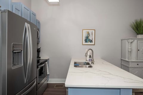 Kitchen has all your basic needs