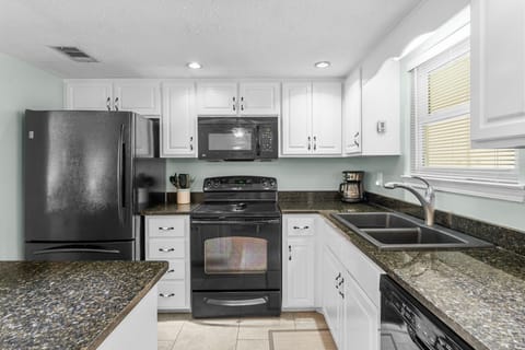 9-web-or-mls-222-White-Sandy-Dr-15