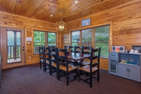 Views To Die For's inviting dining area