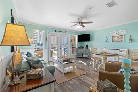 Welcome to Grand Caribbean West 215!